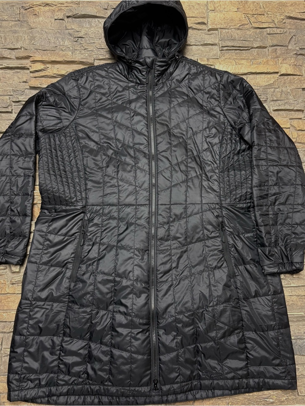 LL Bean Women’s Lightweight Puffer Jacket Sz 2XL Black Long Hooded Outdoors